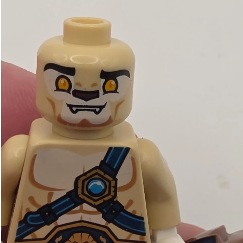 LEGO Legends of Chima Lennox Minifigure Lion Tribe Tan Mini Fig